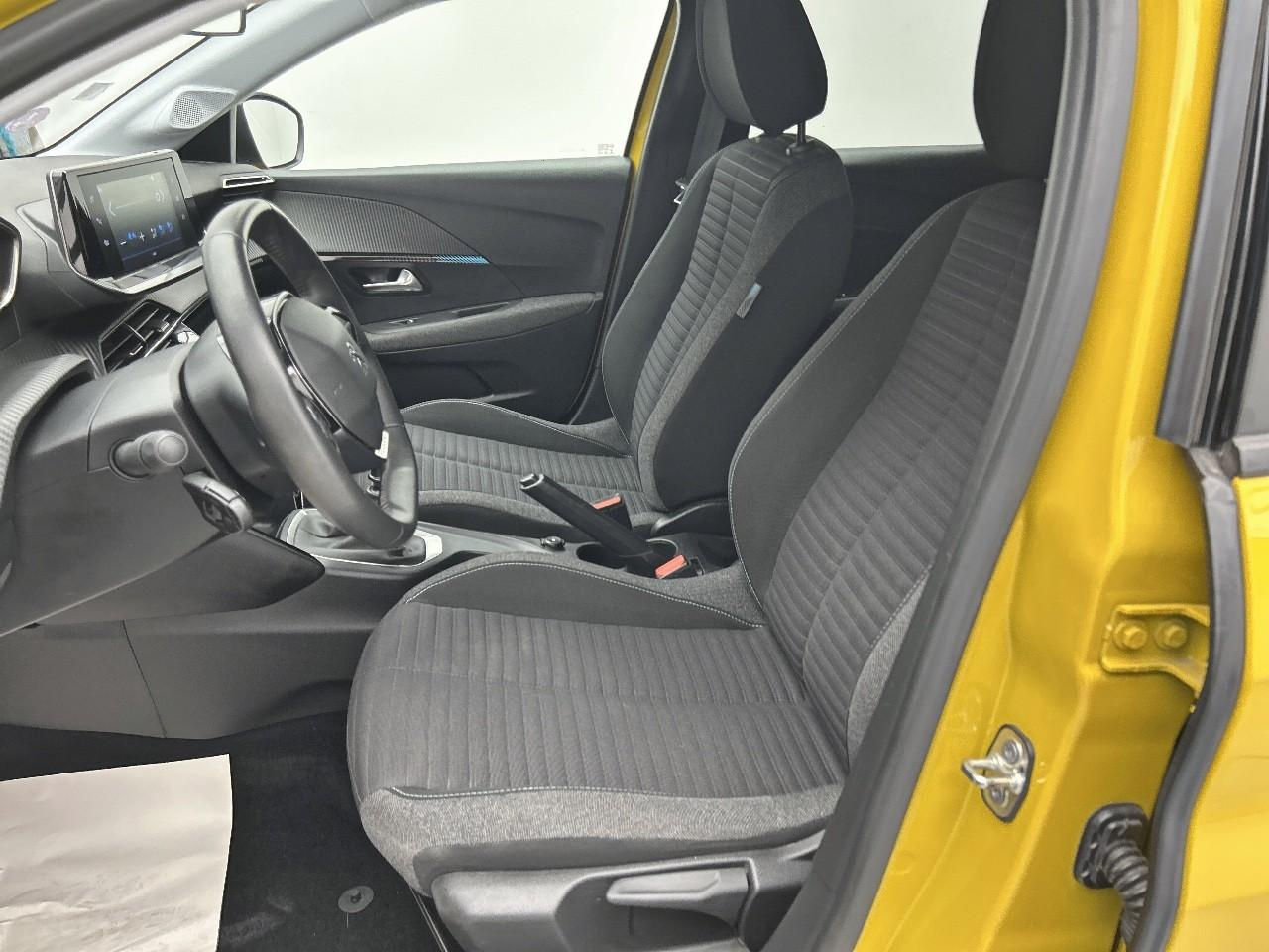 Peugeot 208 puretech 100 s&s bvm6 style — photo 10