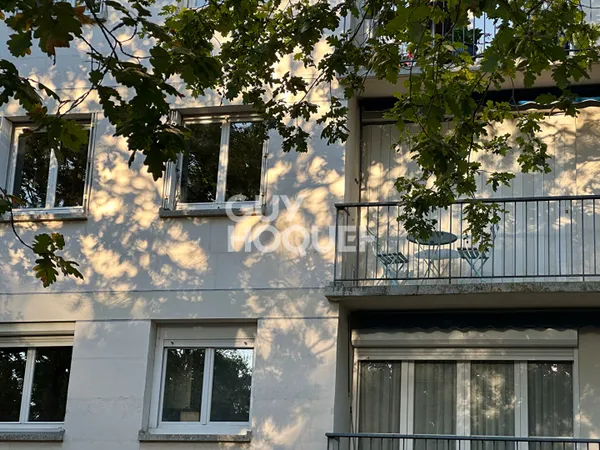 Bel appartement T4 rénové avec grand balcon et vue sur la verdure
