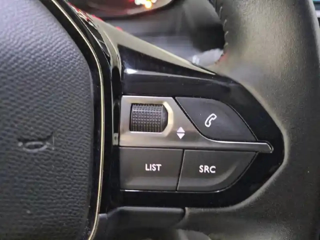 Peugeot 208 puretech 75 s&amp;s bvm5 — photo 37