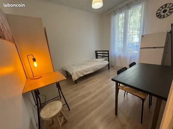 Studio meublé 18,5 m² rénové - Proche centre-ville de Vitry-sur-Seine