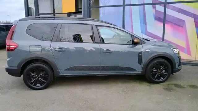 Dacia Jogger eco-g 100 7 places gsr2 — photo 6