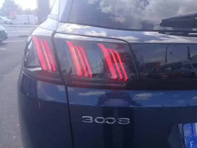 Peugeot 3008 puretech 130ch s&amp;s eat8 — photo 17