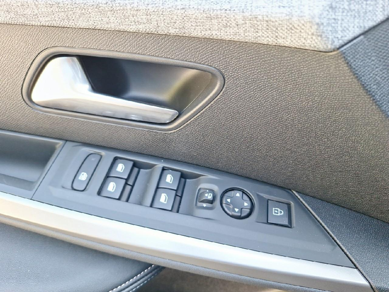 Peugeot 3008 electrique 210ch batterie 73 kwh allure — photo 12