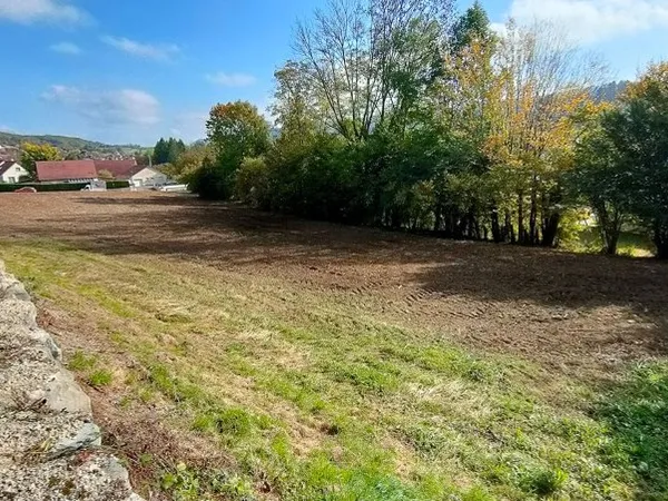 Terrain 4432 m²