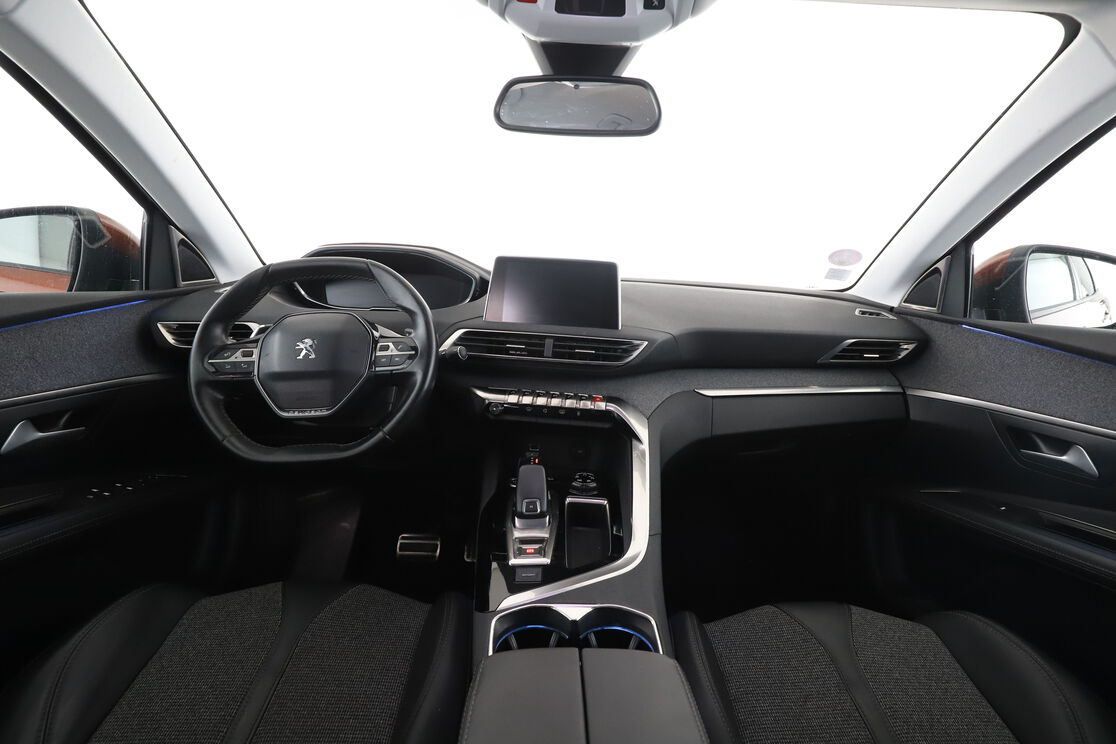 Peugeot 3008 1.2 PureTech Allure EAT6 — photo 11