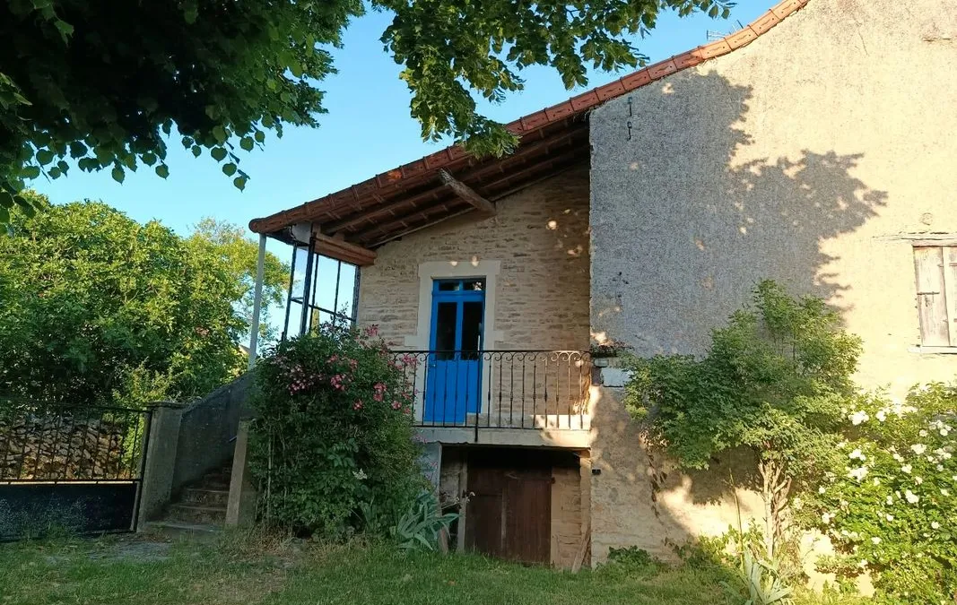 Photo 1