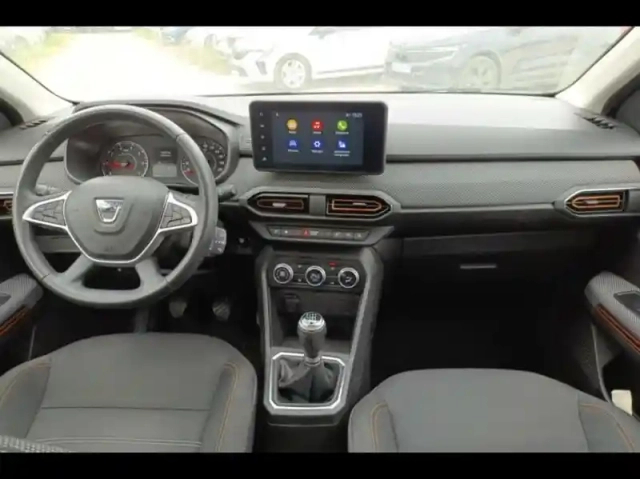 Dacia Sandero 1.0 tce 90ch stepway confort -22 — photo 9