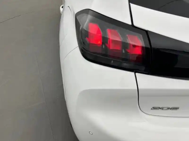 Peugeot 208 puretech 75 s&amp;s bvm5 — photo 42