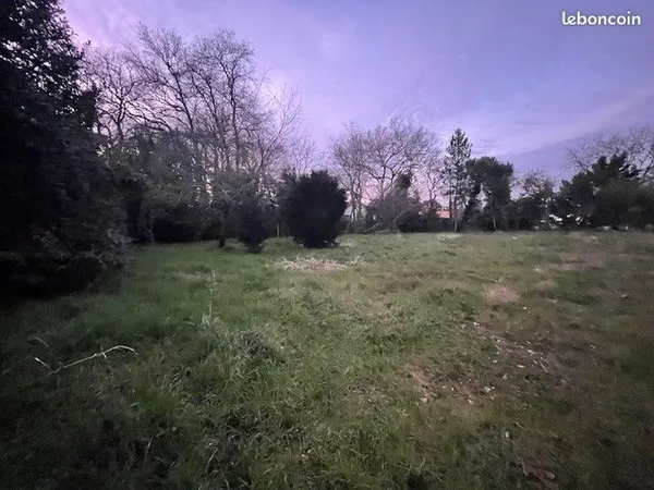 Terrain 1 300 m² Lesparre Medoc