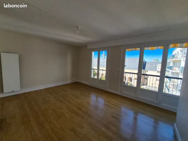 A loué appartement centre Mamers