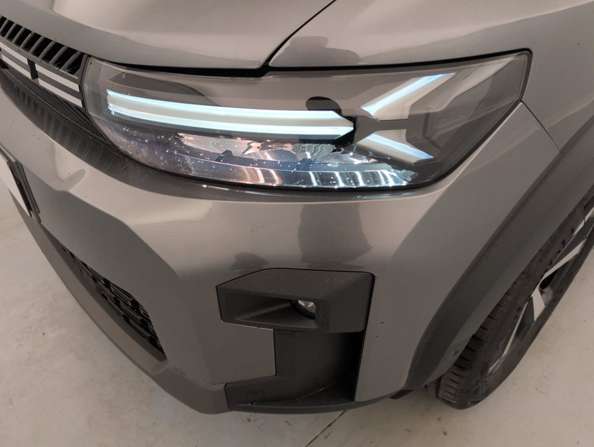 Dacia Bigster — photo 17