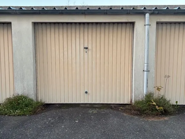 Garage à Louer