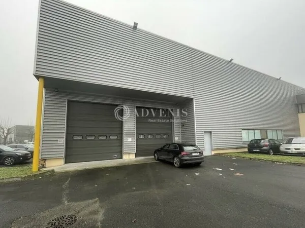 Local d'activité 2500 m²