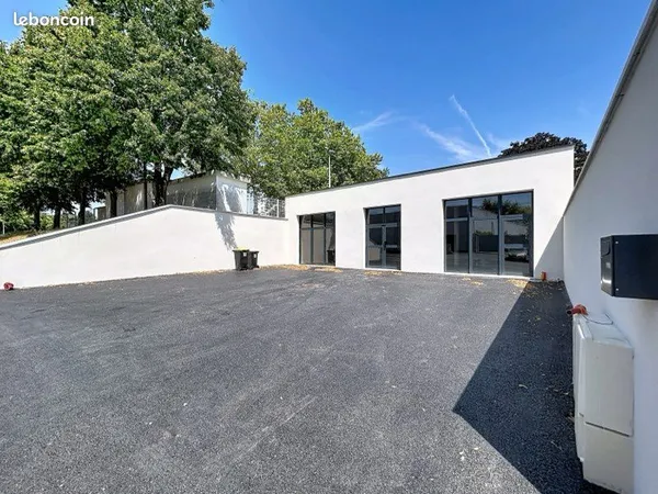 À louer - Local commercial neuf de 163 m² - Emplacement stratégique à Blois (41000)