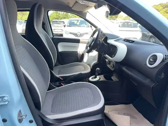 Renault Twingo iii e-tech — photo 12