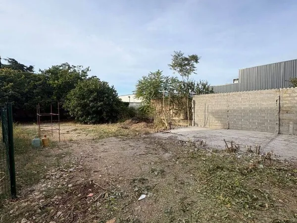 Terrain constructible 300 m²
