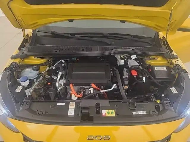 Peugeot 208 electrique 50 kwh 136ch — photo 26