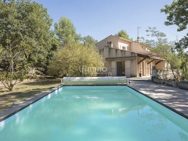 Maison 7 pièces 220 m²