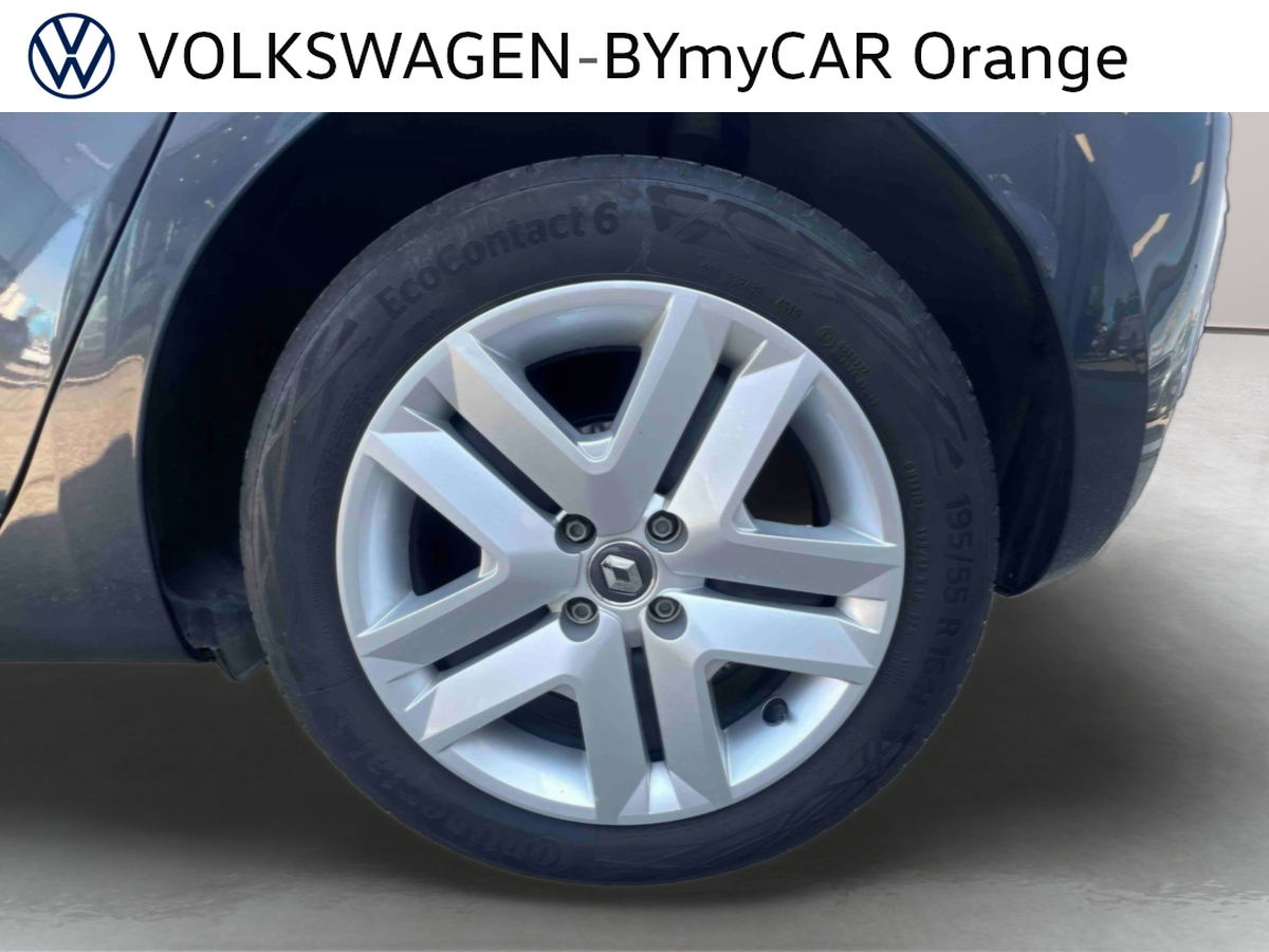 Renault Clio TCe 100 — photo 17