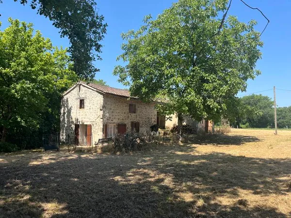 Maison en pierre de 5 pièces principales