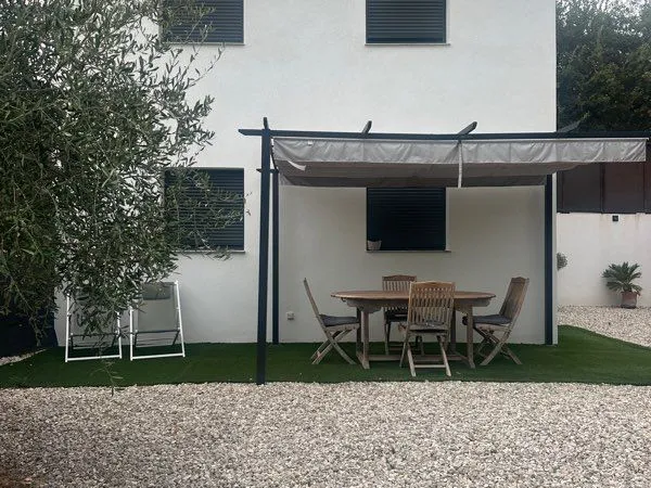 Location meublée, Etudiante