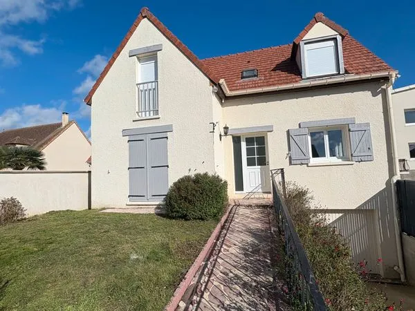 MAISON 100 m2 OLLAINVILLE 3 chambres