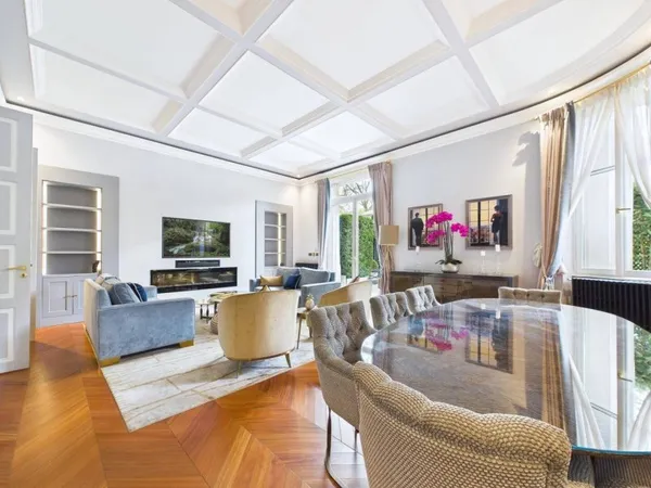 Appartement 6 pièces 173 m²