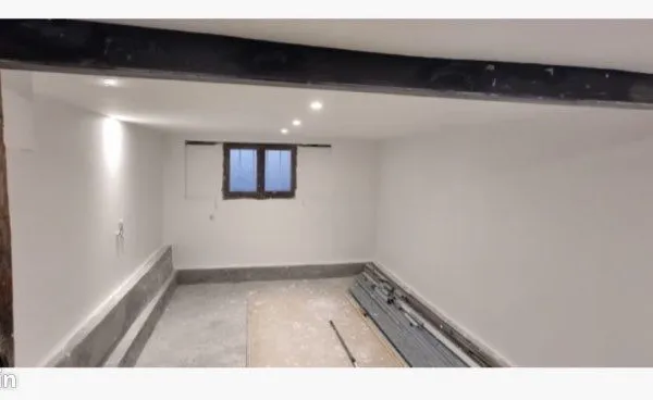 Studio /espace de stockage 16 m² - 94
