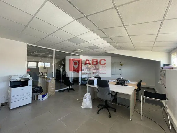 Bureau 280 m²