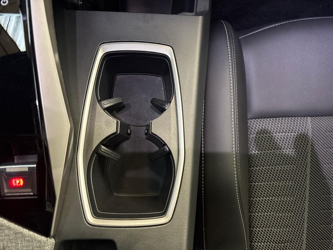 Peugeot 5008 hybrid 136ch gt e-dcs6 — photo 23