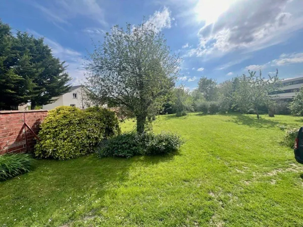 Terrain 313 m²