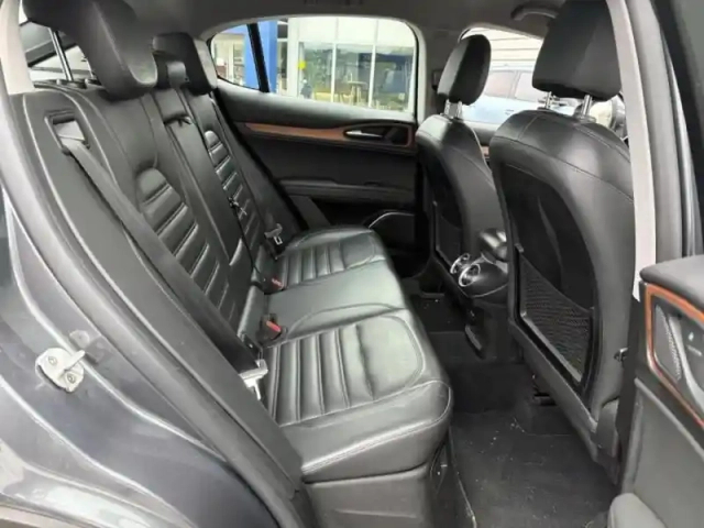 Alfa Romeo Stelvio 2.0t 280ch super q4 at8 my19 — photo 12