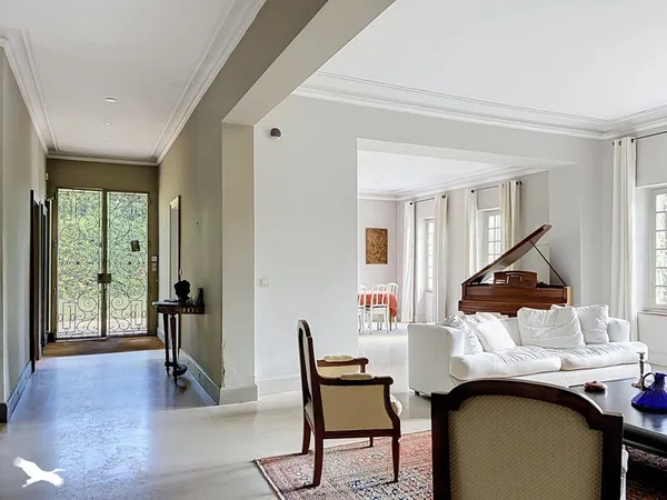 Maison 8 pièces 250 m²