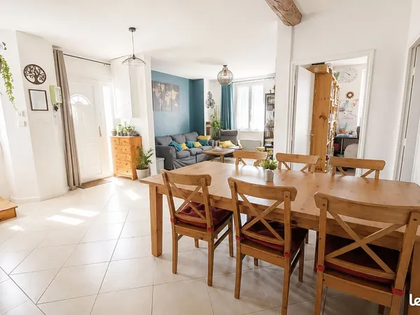 Maison de village rénovée - 130 m² - DPE C - 2 terrasses