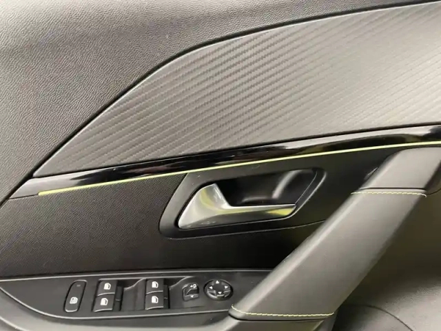 Peugeot 208 puretech 100 s&amp;s bvm6 — photo 32