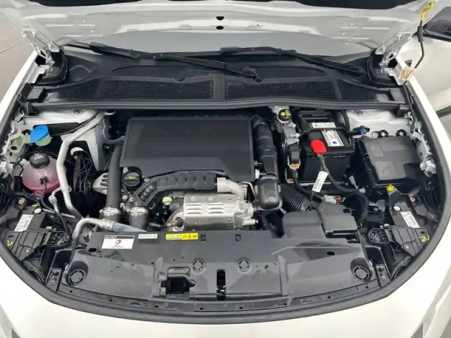 Peugeot 408 puretech 130 ch s&amp;s eat8 — photo 25