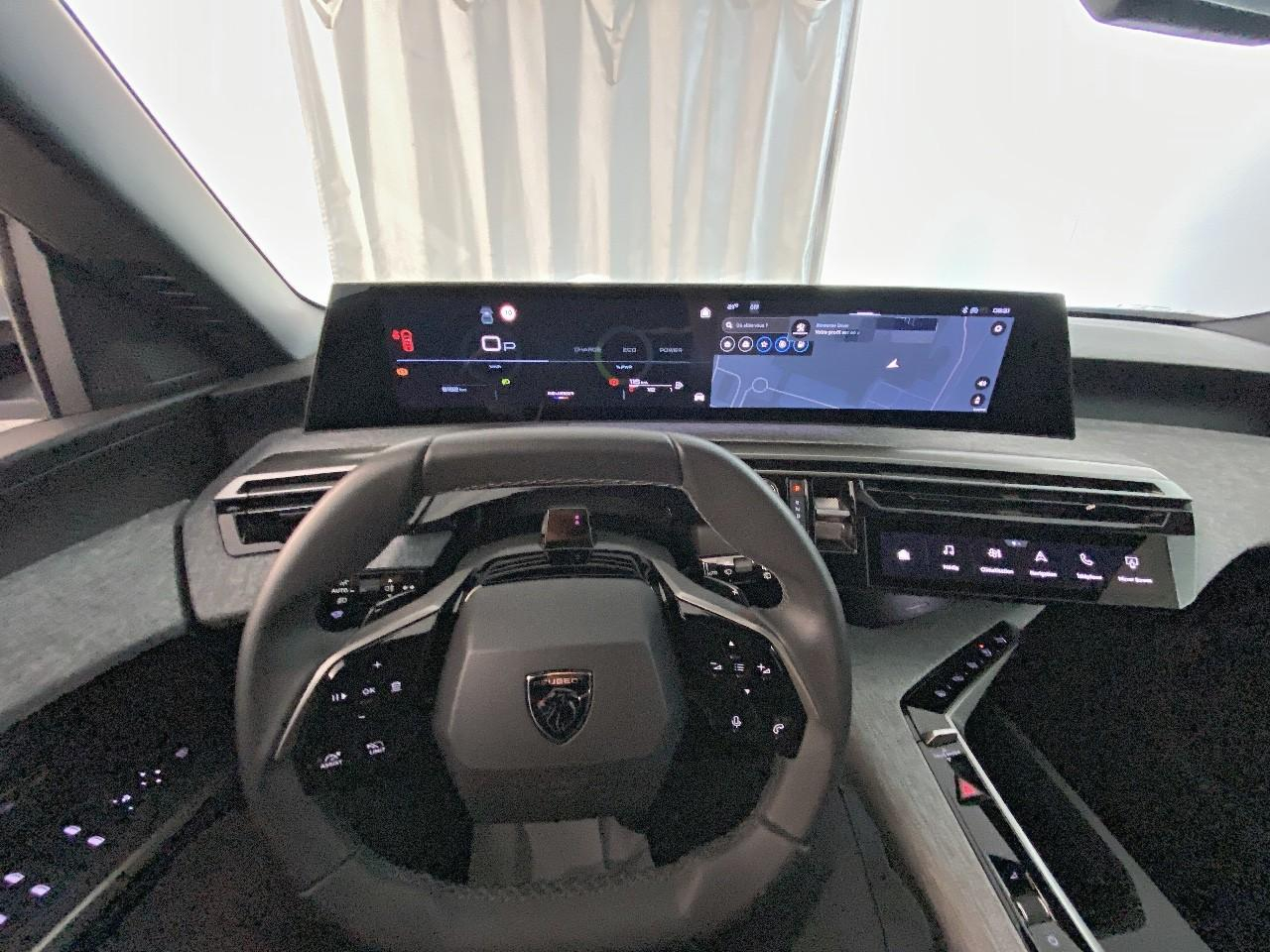 Peugeot 5008 hybrid 145 ch e-dcs6 allure — photo 12