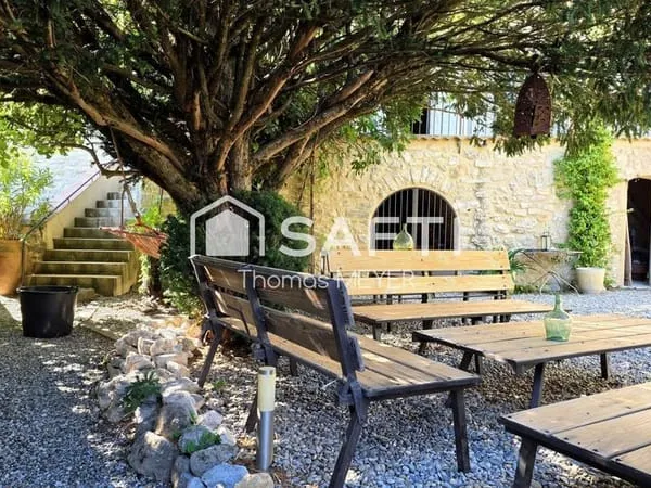 maison de village avec jardin + garage + 4 caves