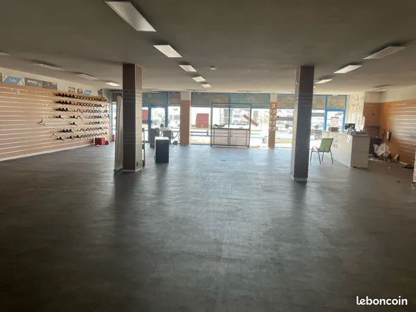 Local Commercial 720 m² - Emplacement stratégique - 49100 ANGERS