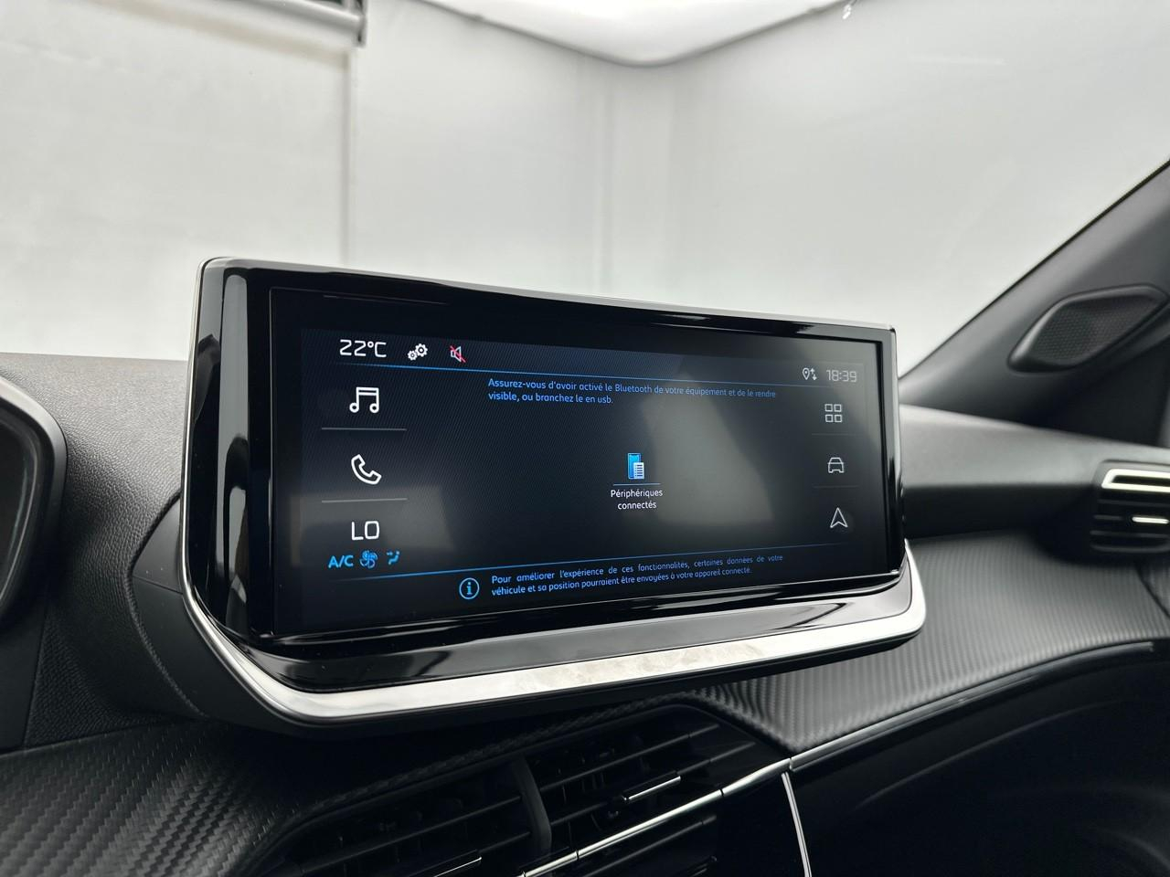 Peugeot 2008 hybrid 136 e-dcs6 style — photo 23