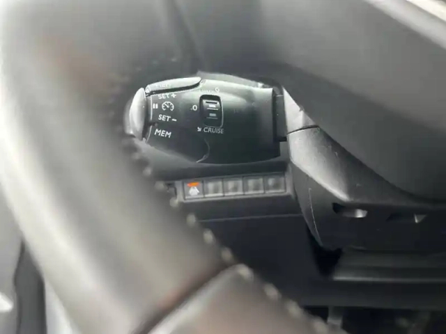 Peugeot 208 puretech 75 s&amp;s bvm5 — photo 19