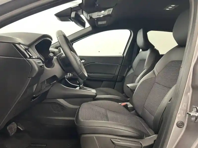 Renault Captur e-tech 145 — photo 18