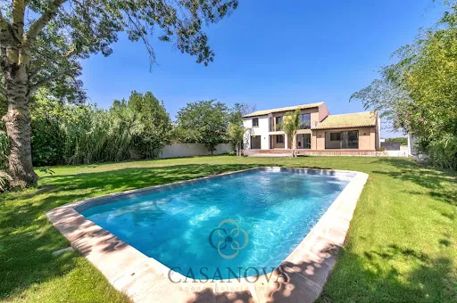 Maison 7 pièces 217 m²
