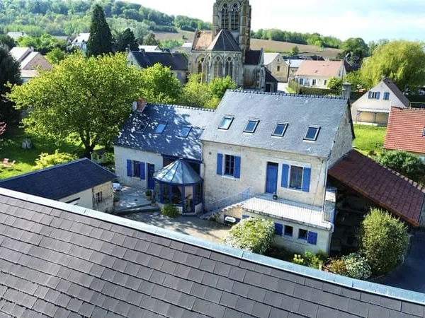 Propriété de charme en pierres + dépendances + logement indépendant - 6 300 m2 - Idéal gîtes / cheva
