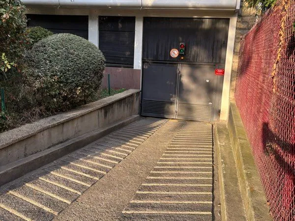 Location place de parking sécurisée - Boulogne-Billancourt