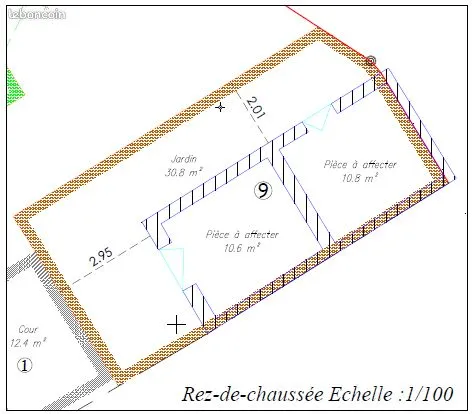 Bâtiment à aménager + jardinet