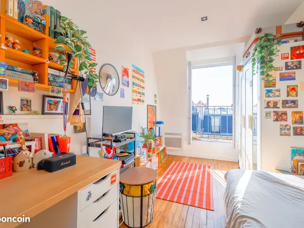 PARIS 10e - RUE DU FAUBOURG SAINT-DENIS - STUDIO COUP DE CŒUR - VUE DÉGAGÉE - DPE D - 140 000
