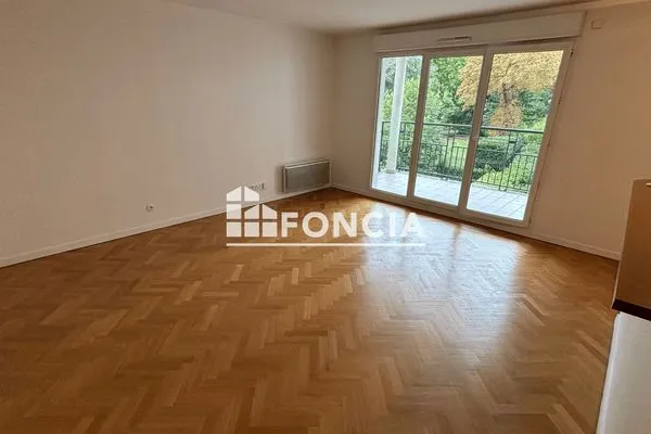 Chambre 3 pièces 70 m²