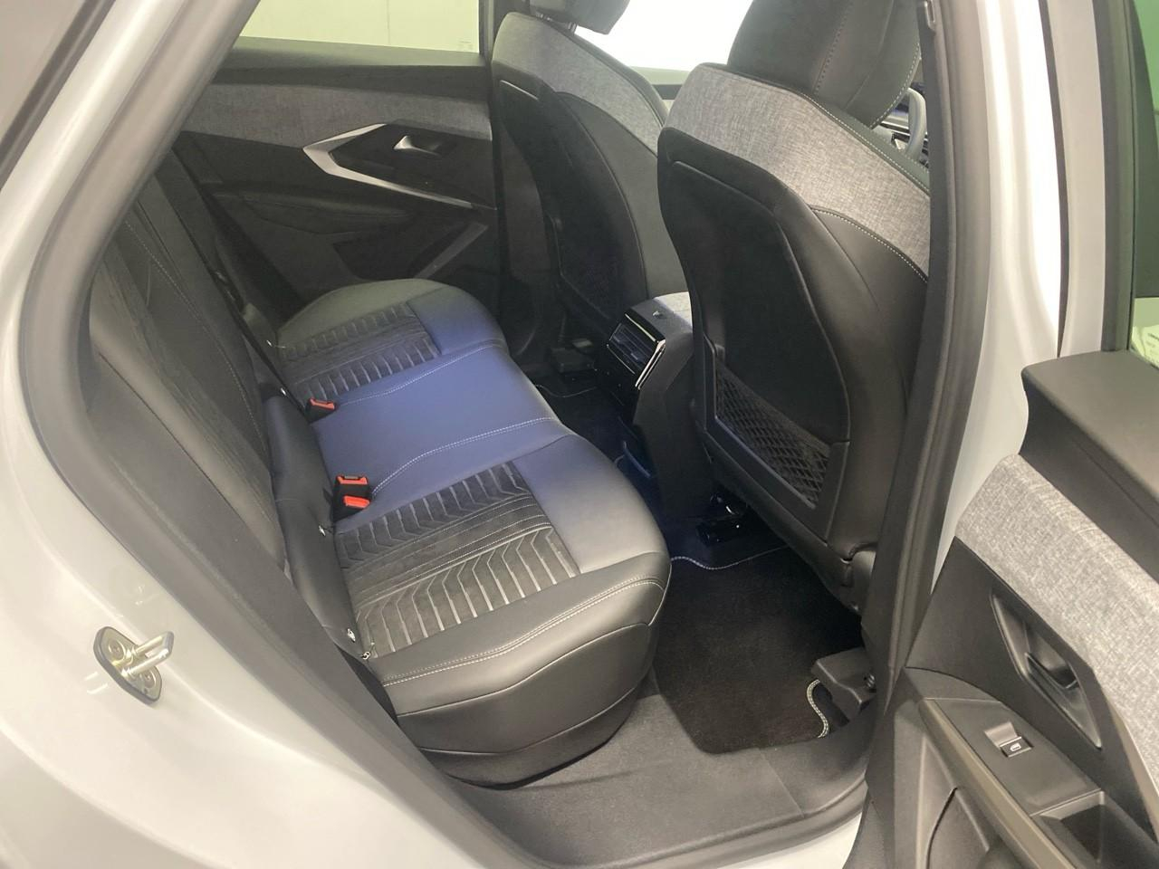Peugeot 3008 hybrid 145 e-dcs6 gt — photo 24