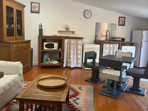 Maisonnette de charme - 1 à 2 personnes au calme avec cour privative
